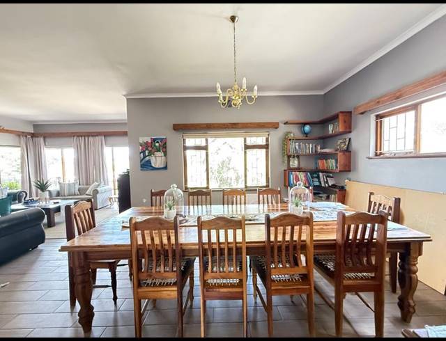 5 BEDROOM HOUSE FOR SALE IN BERGZICHT